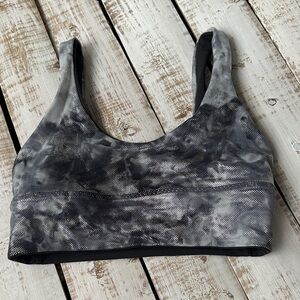 Lululemon Align Bra *Light Support A/B Cup Size 6 Shine
Diamond Dye Starlight